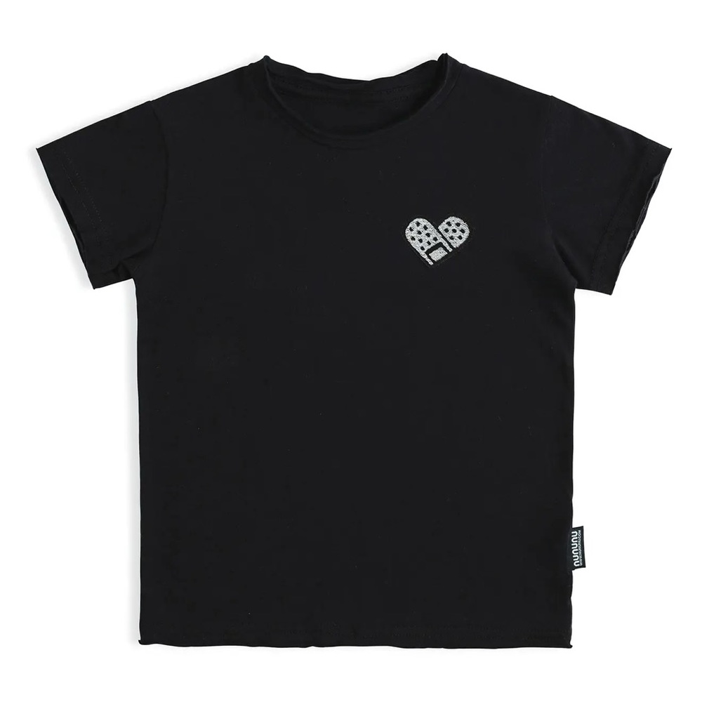 Nununu kids bandage heart patch tee. Size 6-7